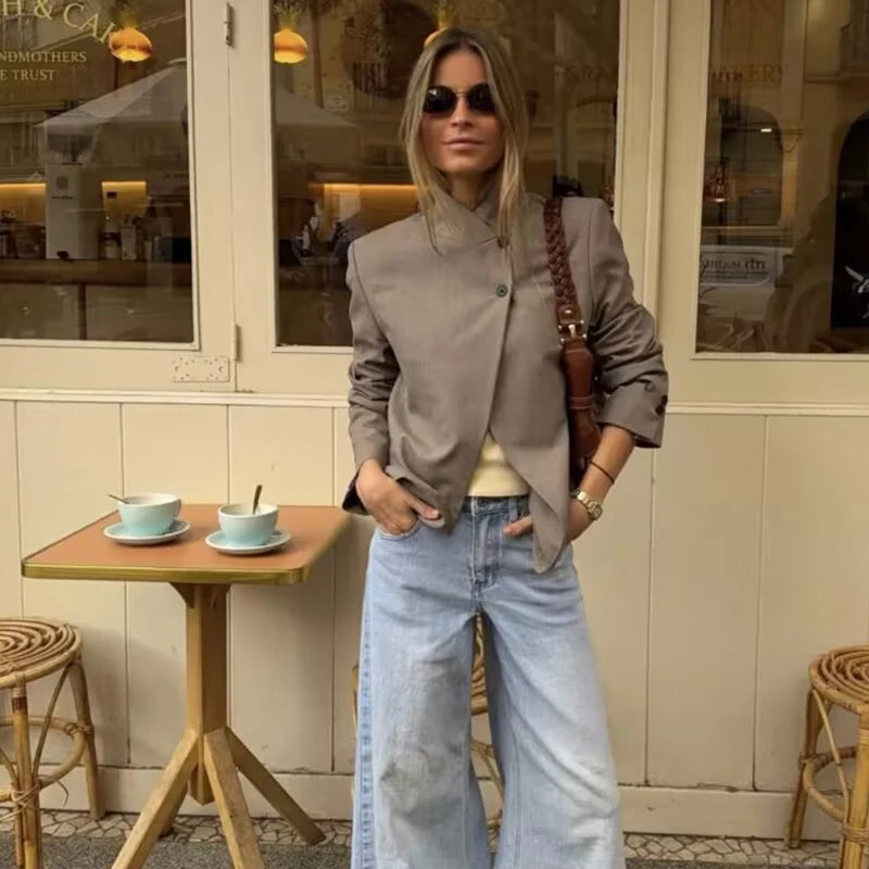 Elegant Travel Blazer - Women's Lightweight Spring Jacket